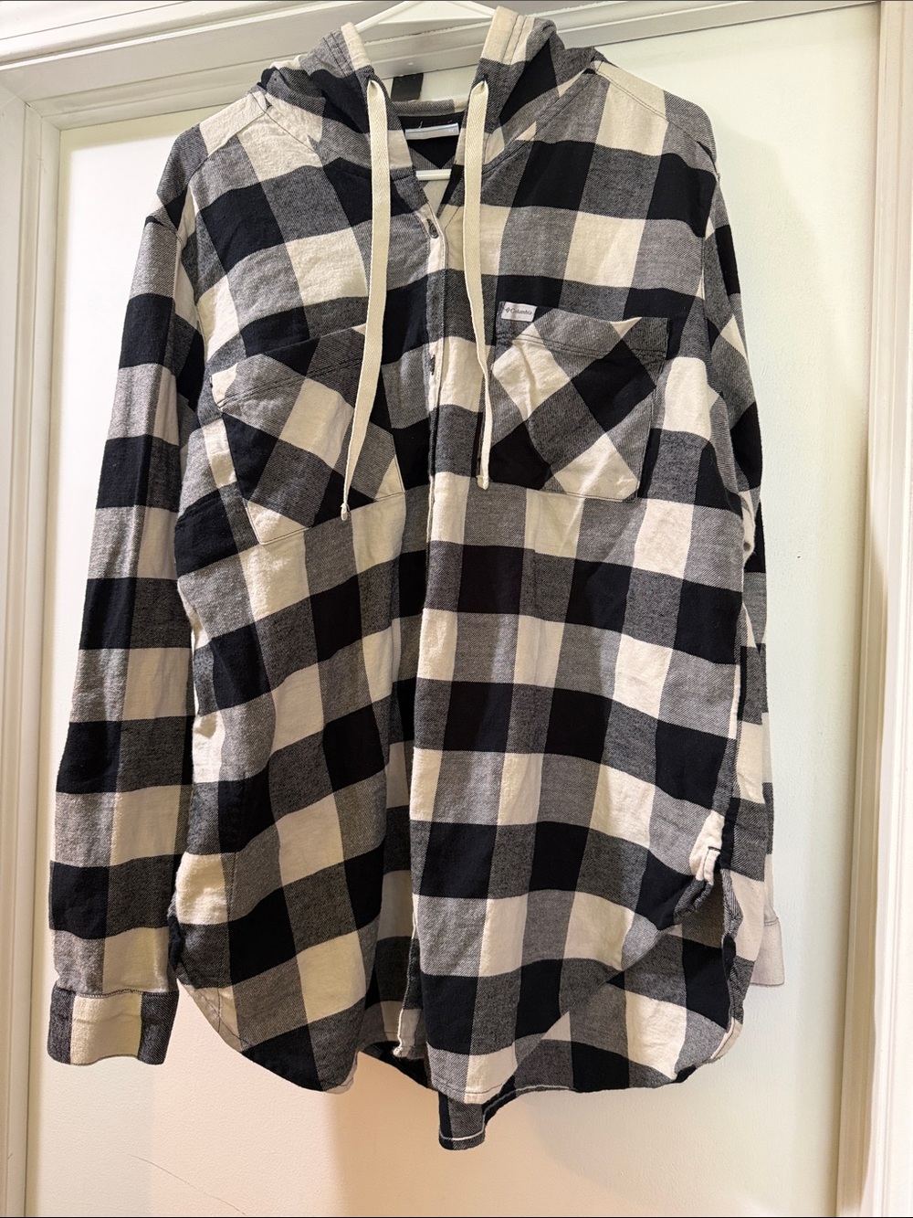 Columbia Black & Cream Plaid Hooded Button-Down Shirt